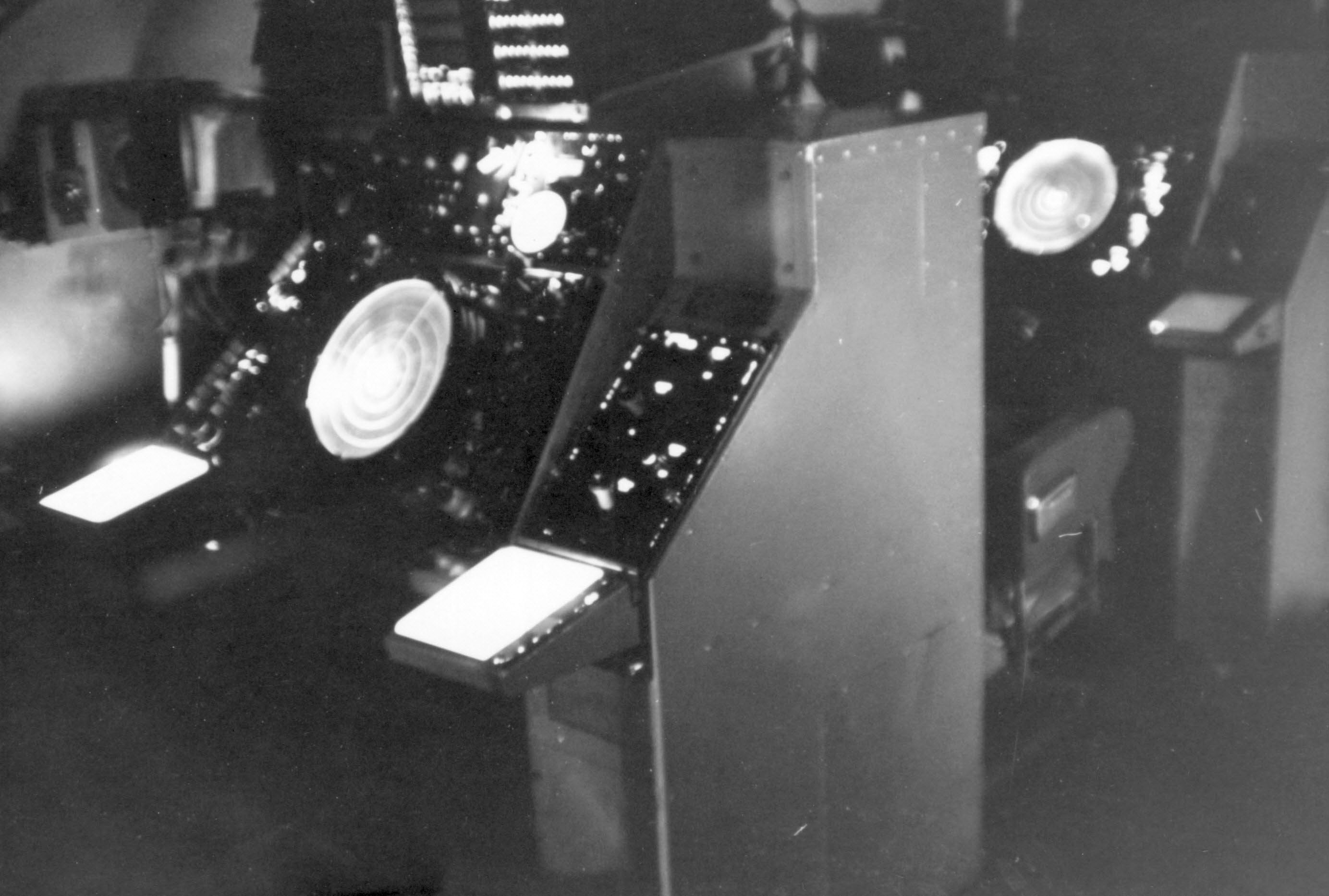 1969-Console_on_AWACS