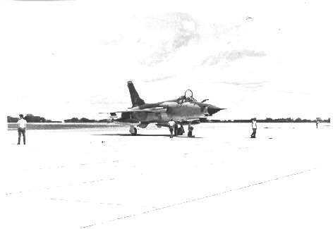 F-105D at de-arm.