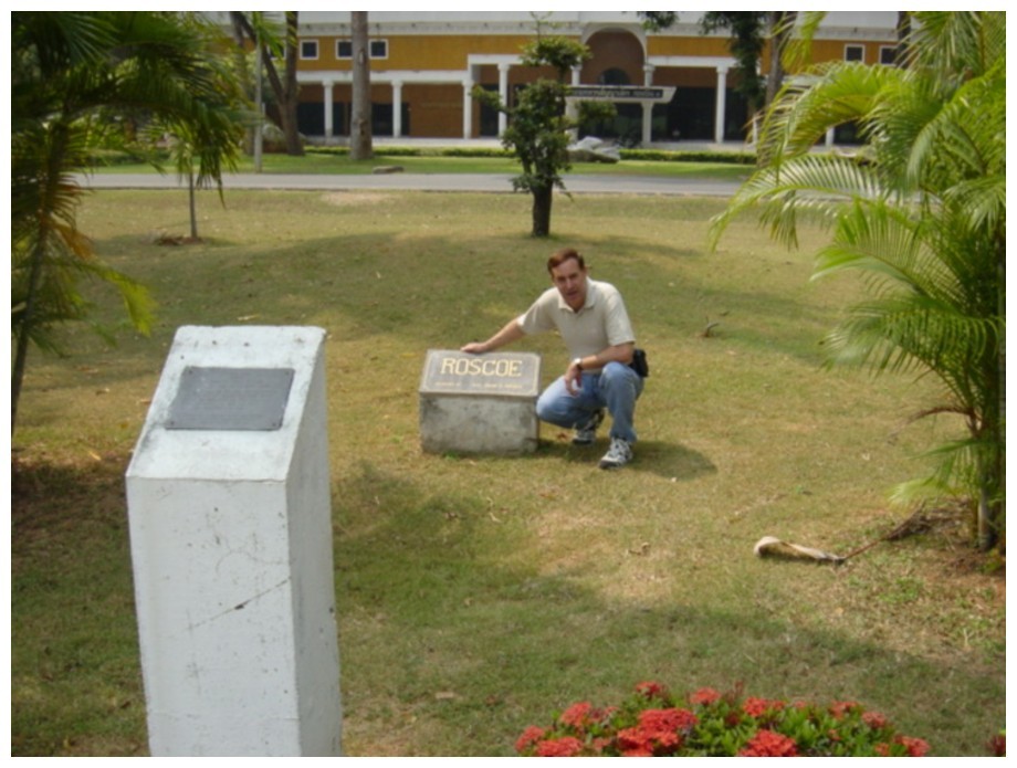 Roscoe's Grave Site-Oct 04